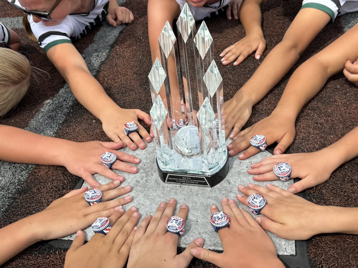 CONGRATS to our 12U studs! 2nd place at PGF Midwest Regionals! Awesome weekend for our lil Silver Chickens! 💚 🐔 

<a href="/DennisonFutures/">Silver Hawks Dennison Futures</a> <a href="/PGFnetwork/">PGF</a>