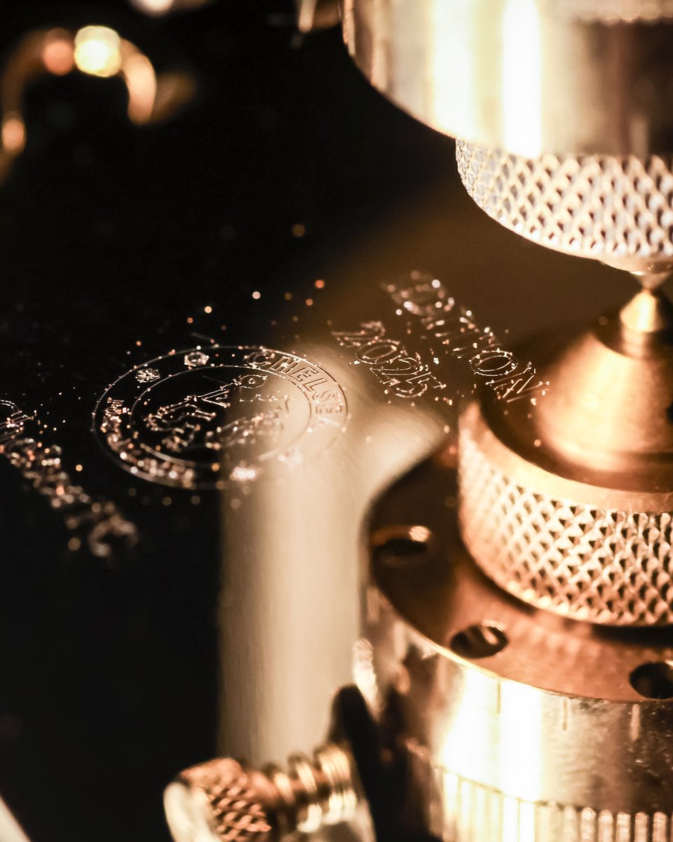 FIFAcom's tweet image. The moment @ChelseaFC became the first name engraved on the @FIFACWC trophy, crafted in collaboration with @TiffanyAndCo 🏆💙