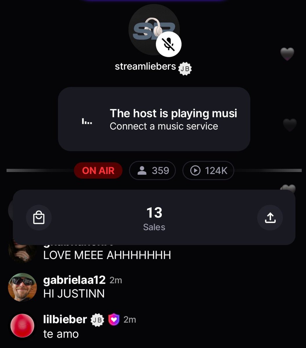 justin bieber saying I love you to his fans again must be one of the best and most beautiful things that happened this 2025