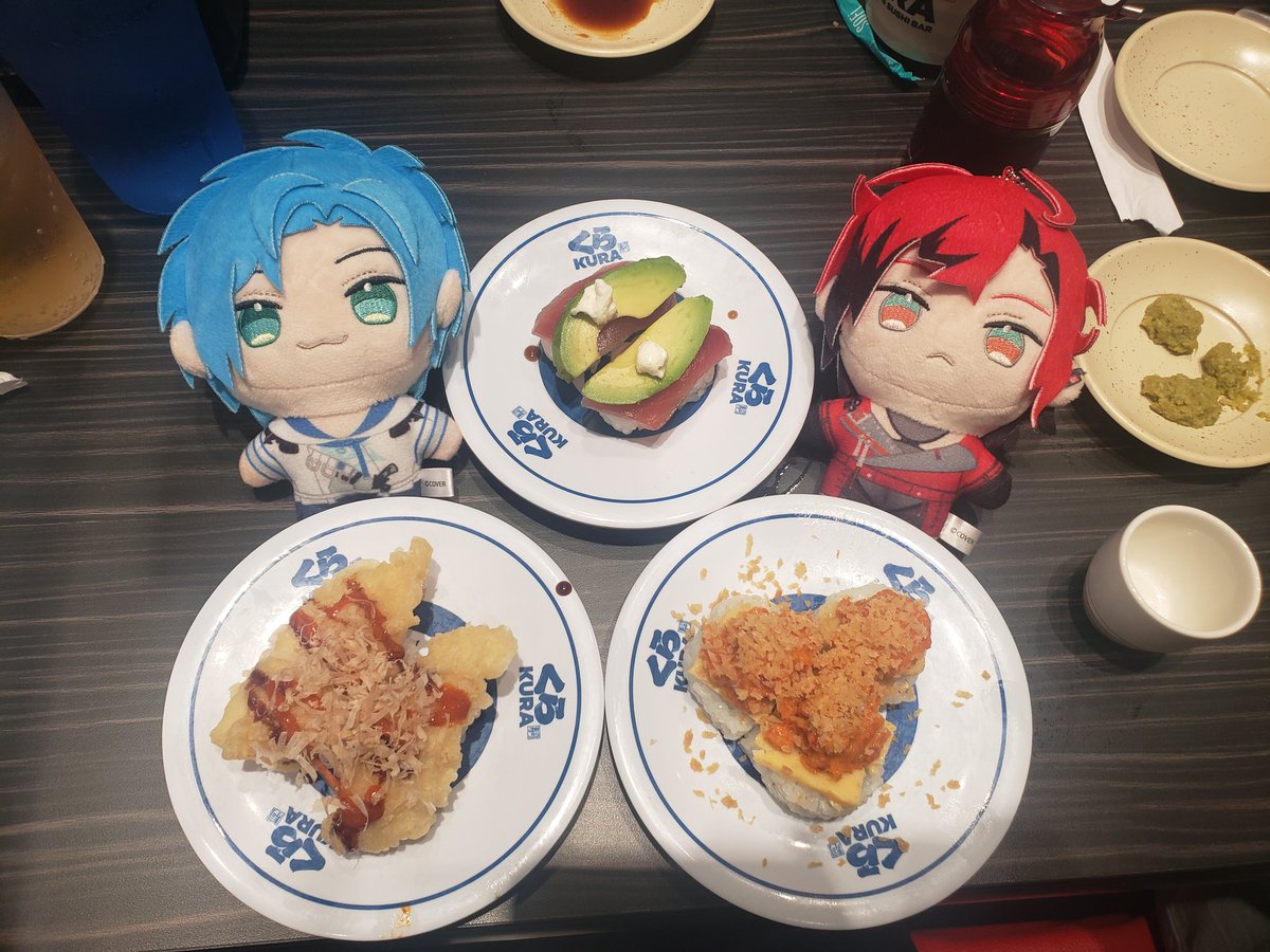 peachsova's tweet photo. Brought these stars to live collab with Kura Sushi 🍣
#machimerch #regisaltare #tempusnui #BikkuraPon https://t.co/tvxYSB6Edc