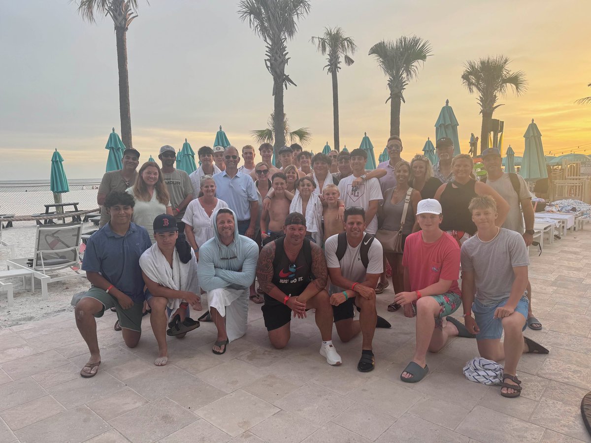 15U NE wraps up its Florida trip with an 8-0 win this morning to finish pool play at 4-1. 

Demers CG 5IP 2H 7K
Wilson 2B RBI
Alvezi H RBI SB
Gavigan 2BB 2 RBI

The boys went 8-2 on the trip, finished 2nd in the PG Freedom Classic, and are now 23-4 on the season!