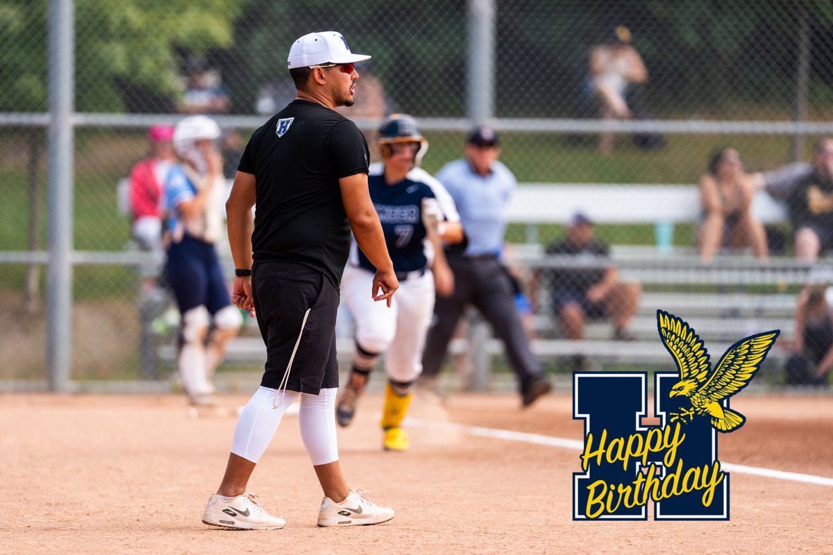 We Would Like To Wish <a href="/CostyB32/">Costa ⚡️</a>  A Very Happy Birthday!! #RollHawks🤘 🍰🎂🎈🎁🎊🎉