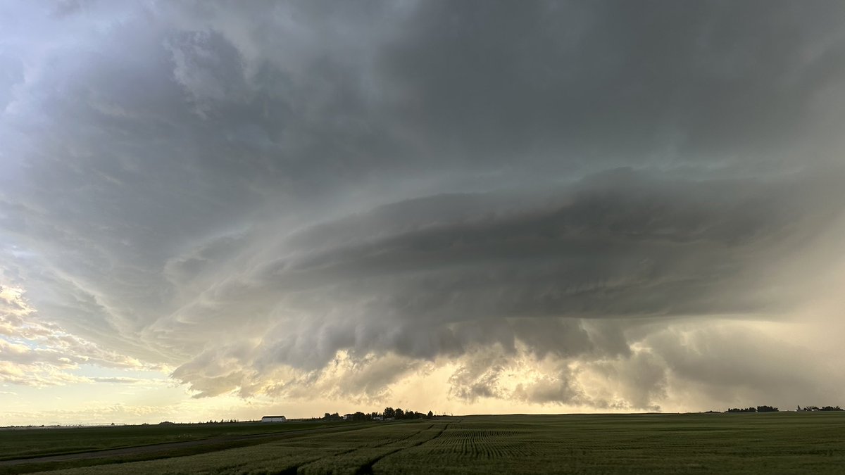 adolwyn's tweet image. The storm over Langdon looking west from highway 24. 8:29pm #abstorm