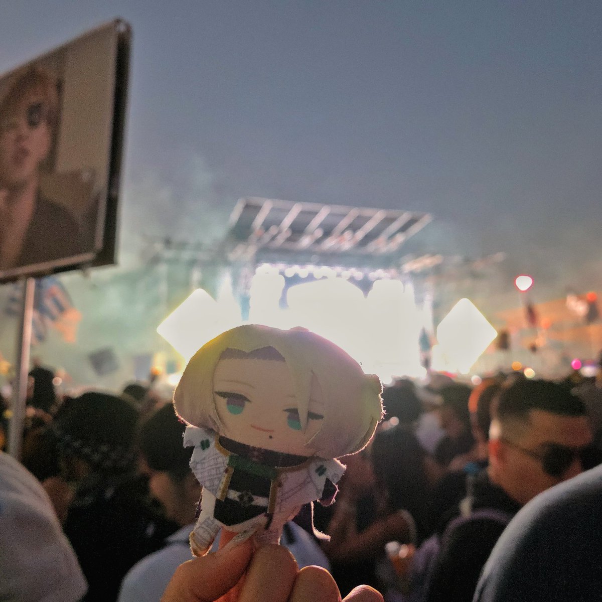 baohan_fresh's tweet image. no outclaws at the rave :(