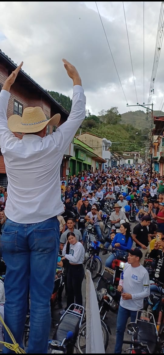 ¡Qué arranque tan increíble! Hoy, en Canaguá, sentí el calor y el masivo respaldo de cada parroquia y aldea de Arzobispo Chacón. Ver esa extraordinaria caravana motorizada me llena de energía y reafirma nuestro compromiso.

Honestidad que impulsa, Eficiencia que transforma #13Jul