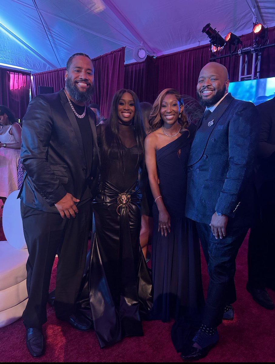 What better time to post my picture with Naomi &amp; Jimmy Uso than this?!  ⚠️⚠️⚠️