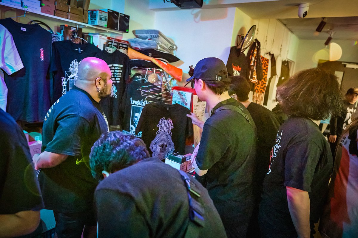 KarasuKiller tweet media