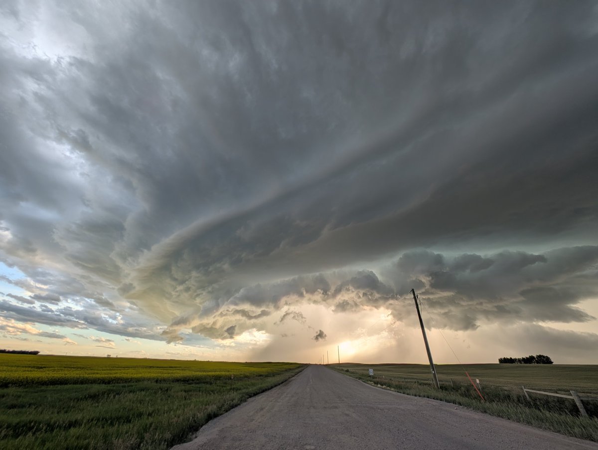 btk_weather's tweet image. South of Carseland AB 8:43pm #abstorm