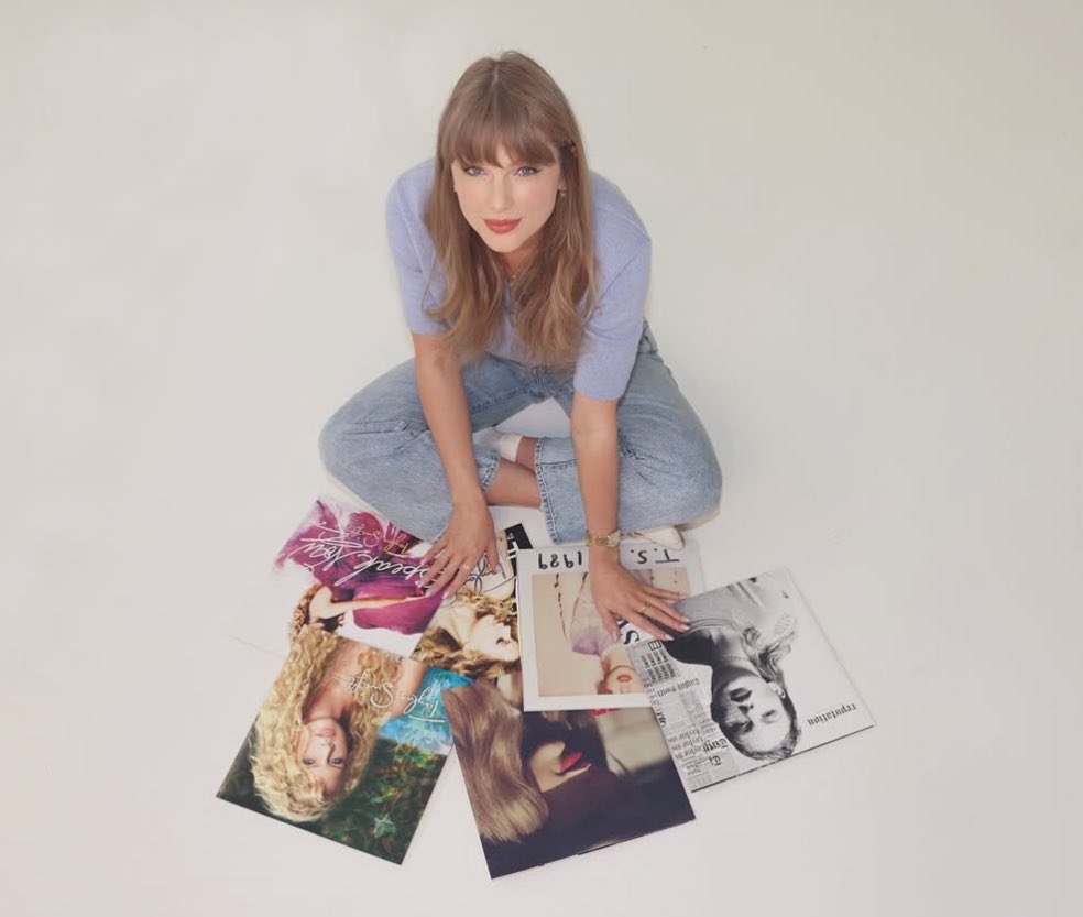 lovee13e's tweet photo. You’re my rock @taylorswift13 day in and day out. 💕🎶 #SwiftCity https://t.co/d5QXJP0zwK