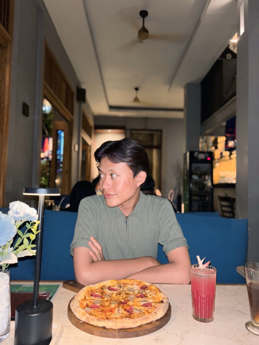 bymavista's tweet photo. POV: You’re on a date with me https://t.co/Acadc6Rzwe