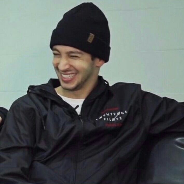 an angel gains its wings when theres another pic to be added to the tyler joseph cheesing collection