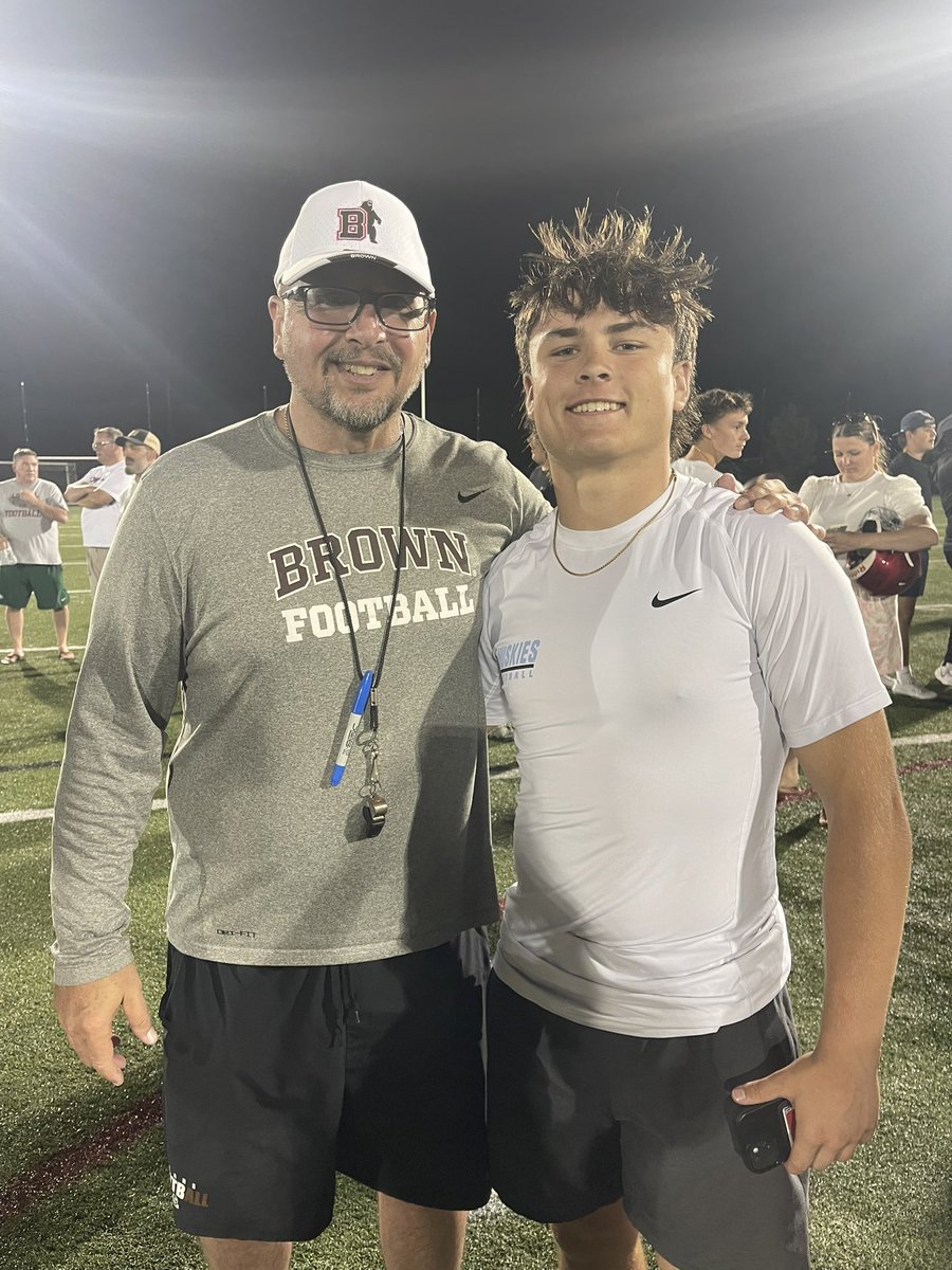 leo_guti150's tweet image. 𝕌ℕ𝔻𝔼ℝ 𝕋ℍ𝔼 𝕃𝕀𝔾ℍ𝕋𝕊
Grateful for the chance to compete at the @BrownU_Football camp tonight. Earned top charting for snapping and got valuable feedback from some incredible coaches.
@CoachPXMurphy
@Coach_Deege
@BrownHCPerry
@CoachW_Edwards
@coachDjackson1…