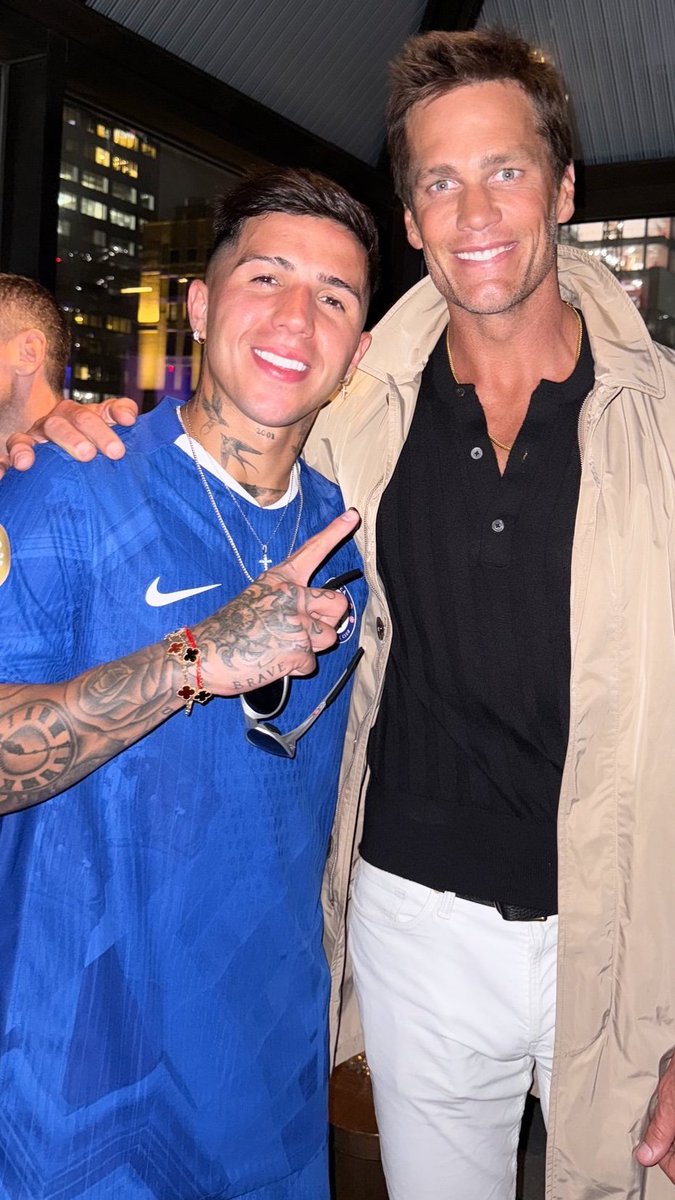 goalsside's tweet photo. Enzo Fernandez 🤝 Tom Brady! ✨ https://t.co/fv8NcLKPRo