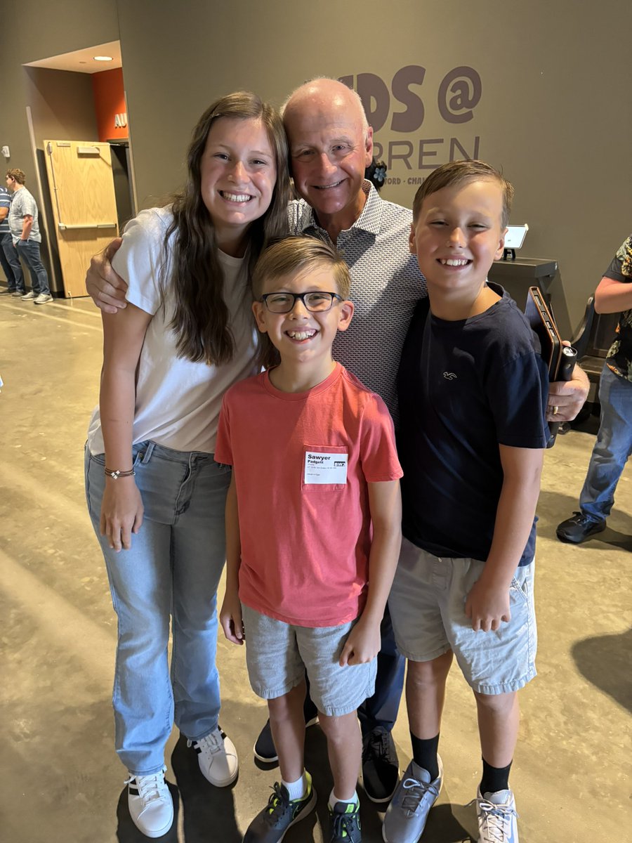 ShanePadgett's tweet image. The crew with the GOAT. Love my pastor! @pastordhm
