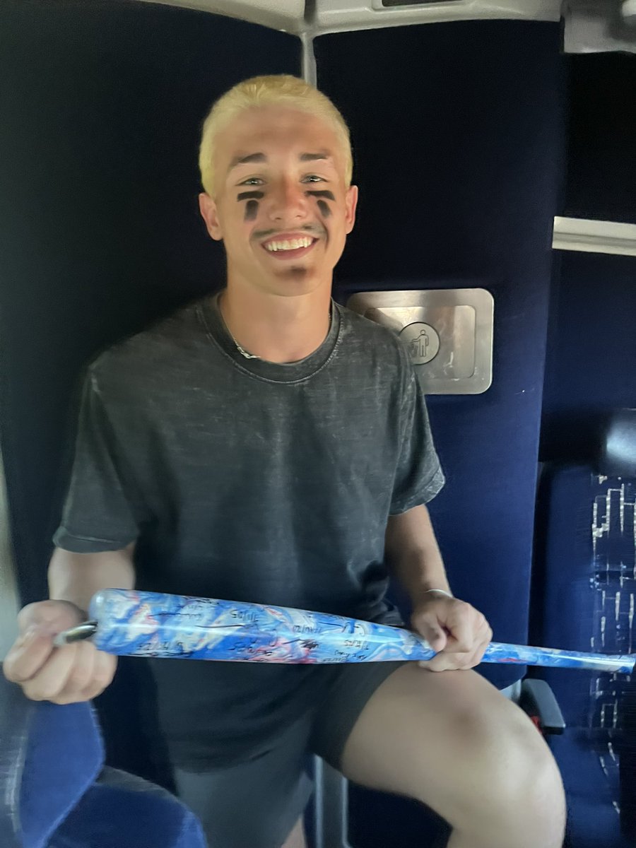 Post400Baseball's tweet image. The Stars won the championship of the Bozeman tournament!
Stars- 10, Bozeman- 9
Player of the game, Coleston Senn
Kane Mathiason signed the 3-hit bat!
#post400