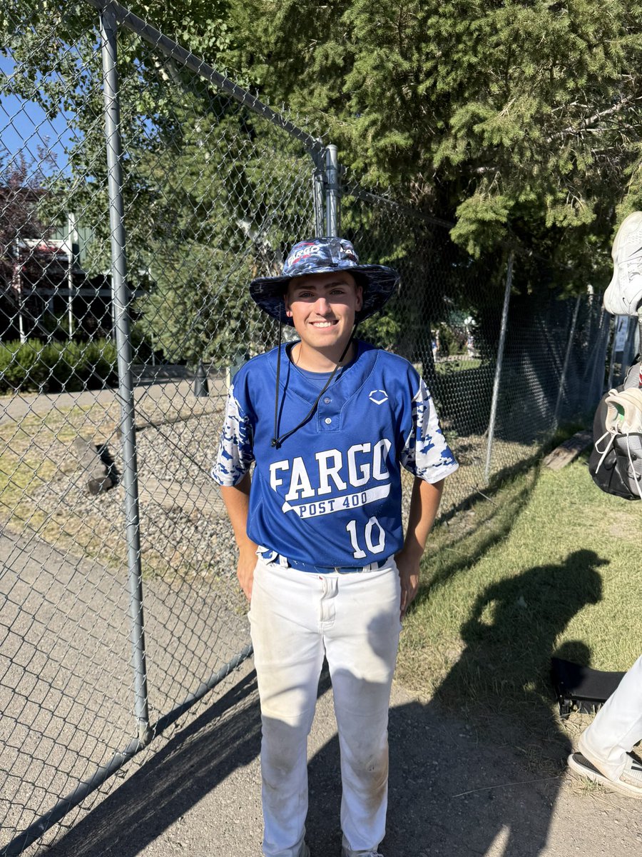 Post400Baseball's tweet image. The Stars won the championship of the Bozeman tournament!
Stars- 10, Bozeman- 9
Player of the game, Coleston Senn
Kane Mathiason signed the 3-hit bat!
#post400