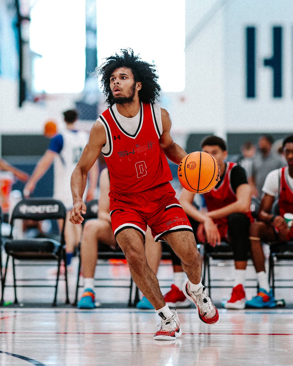 SW15H_Elite's tweet image. 6’1” Darius Whitner has been a vital piece of this SW15H campaign this summer. The 2026 point guard has an elite shot making ability coupled with the ability to find open teammates with ease. Watch here ⬇️

#sw15hway | #sw15h