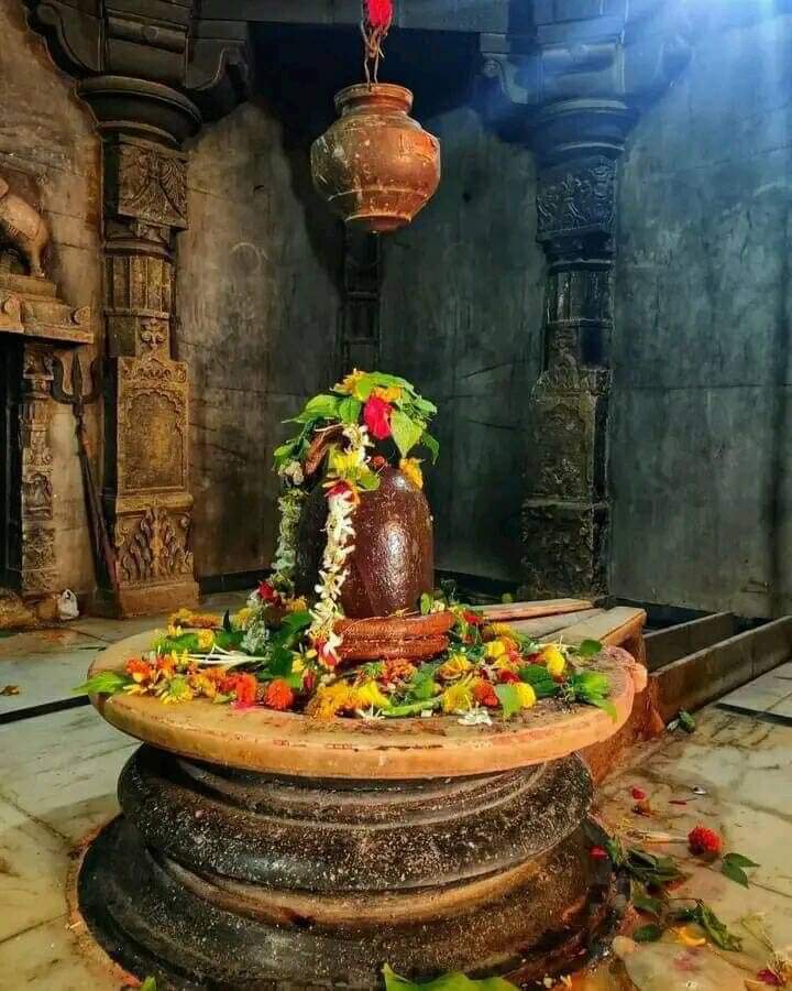 पवित्र सावन मास के प्रथम सोमवार की आप सभी को हार्दिक शुभकामनाएं।
भगवान भोलेनाथ सब पर अपनी कृपा बरसाएं। 🙏
#सावन_सोमवार