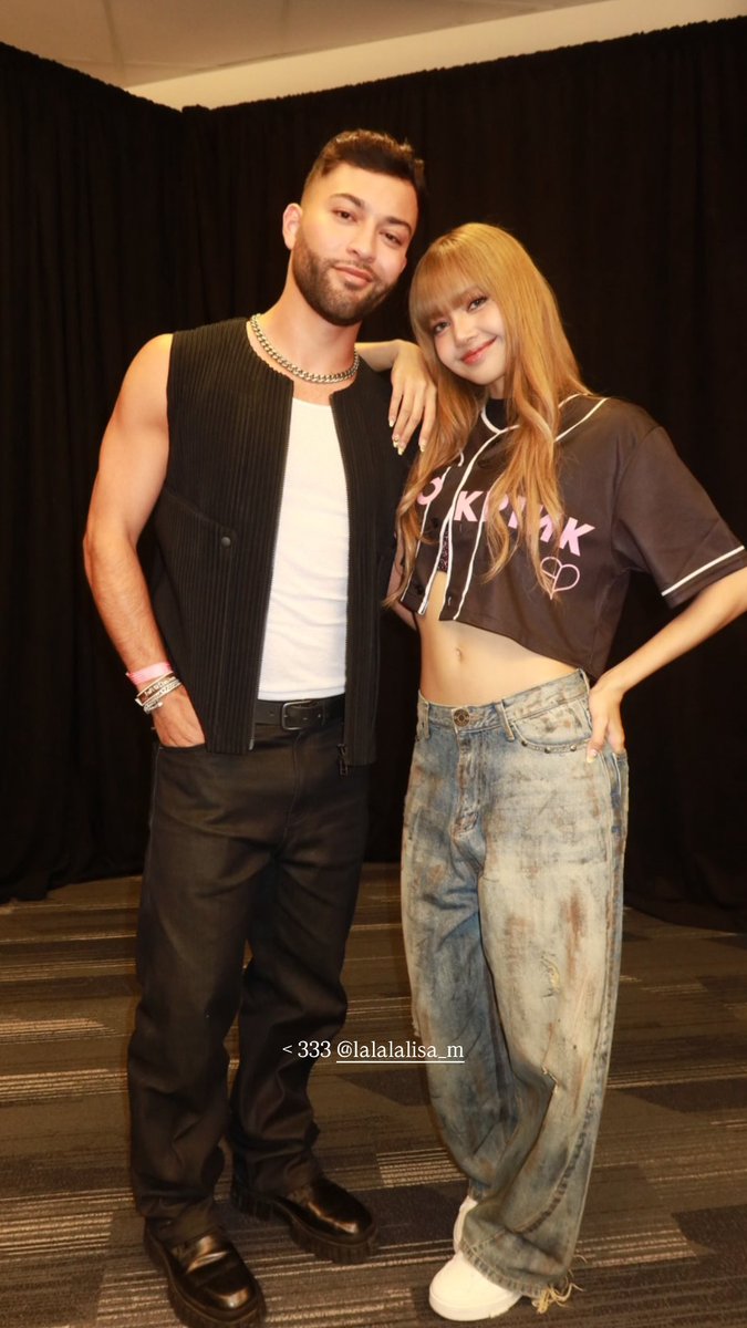 Kosha (beauty expert &amp; content strategist) IG story update with #LISA:

LISA CHARMS SOFI STADIUM
#DEADLINEinLA_LISA
#BLACKPINK_DEADLINE