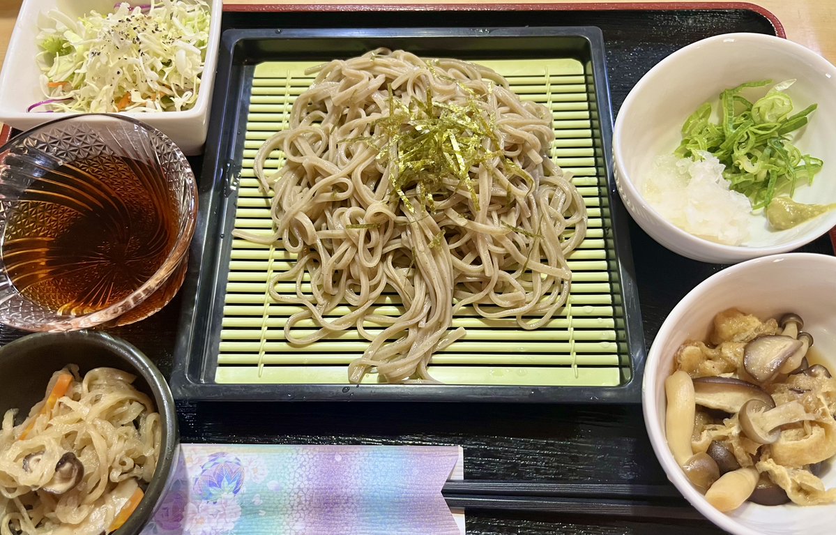 Mtgod10's tweet image. 神奈川県開成町

居酒屋 “あっちゃん”さん

ランチ

“そば定食”

母の味😊

ご馳走様です

#開成町 #開成町ランチ #開成町飲食店 #開成町居酒屋 #あっちゃん #地域内経済循環