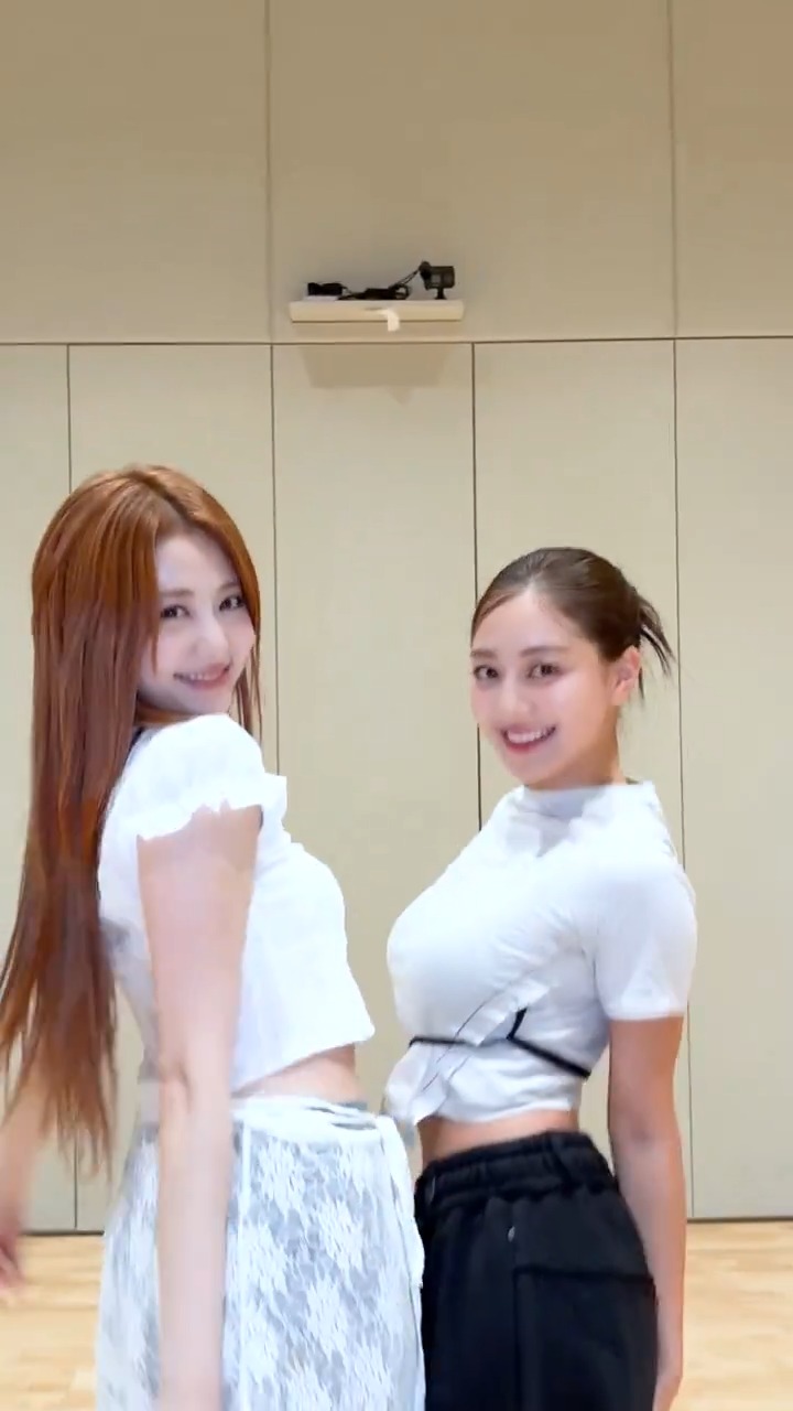 やんみさん専用(サナ+ジヒョ) 210728 TWICE サナ＆ジヒョ ツーショット写真を公開 【インスタ