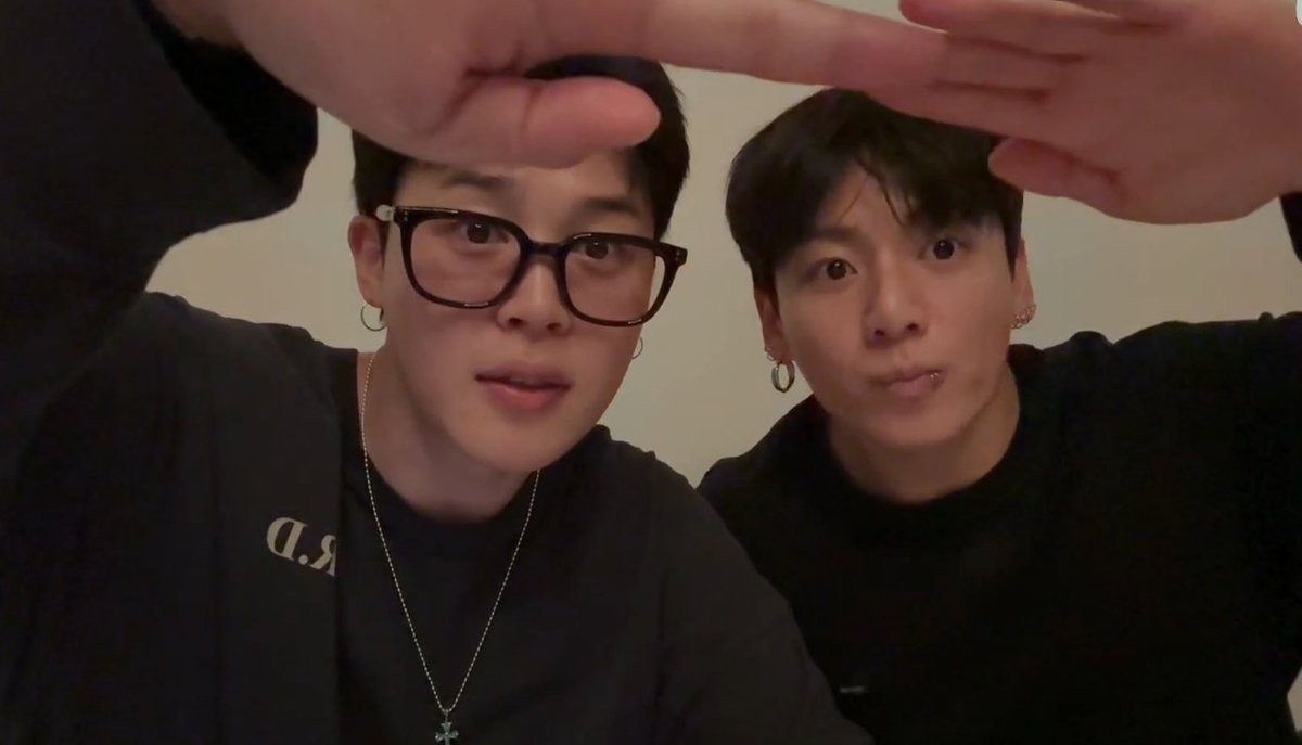 archivekukk's tweet photo. JUNGKOOK AND JIMIN😭 https://t.co/P1GyyXLTG1