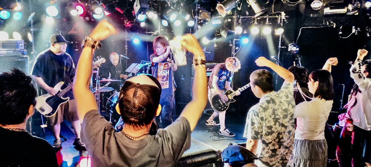 「運」の次には「縁」があり  「運」の前には「意志」がある

昨夜の
Cosmo Dragoon No8 東京初企画
【COSMO HOLIC Vol.1】

日曜日の昼　下は８歳から上は？歳まで沢山のお客様に貴重な時間とお金を使い心と身体を運んでいただきありがとうございました。