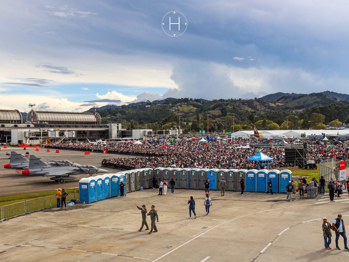 ¡¡Un éxito total!! Último día de <a href="/FAIRCOL/">F-AIR COLOMBIA</a> 2025 🚁🛩️🚀

Los asistentes cumplieron con un lleno total y las presentaciones de <a href="/aarrondeliu/">Aarron Deliu</a> 🇦🇺 <a href="/ViperDemoTeam/">F-16 Viper Demonstration Team</a> 🇺🇸 <a href="/fab_oficial/">Força Aérea Brasileira 🇧🇷</a> 🇧🇷 y los escuadrones de la <a href="/FuerzaAereaCol/">Fuerza Aeroespacial Colombiana</a> 🇨🇴 nos deleitaron a todos, se cierra un capítulo más, pronto 2027!