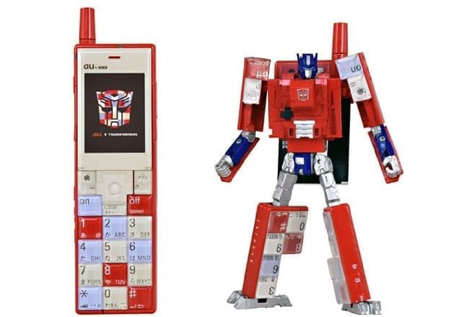 僕はトランスフォーマー脳なので
引用元のauの赤白のガラケーを見るとどうしても
この携帯電話から変形するコンボイを思い出しちゃうw(;'∀`) 