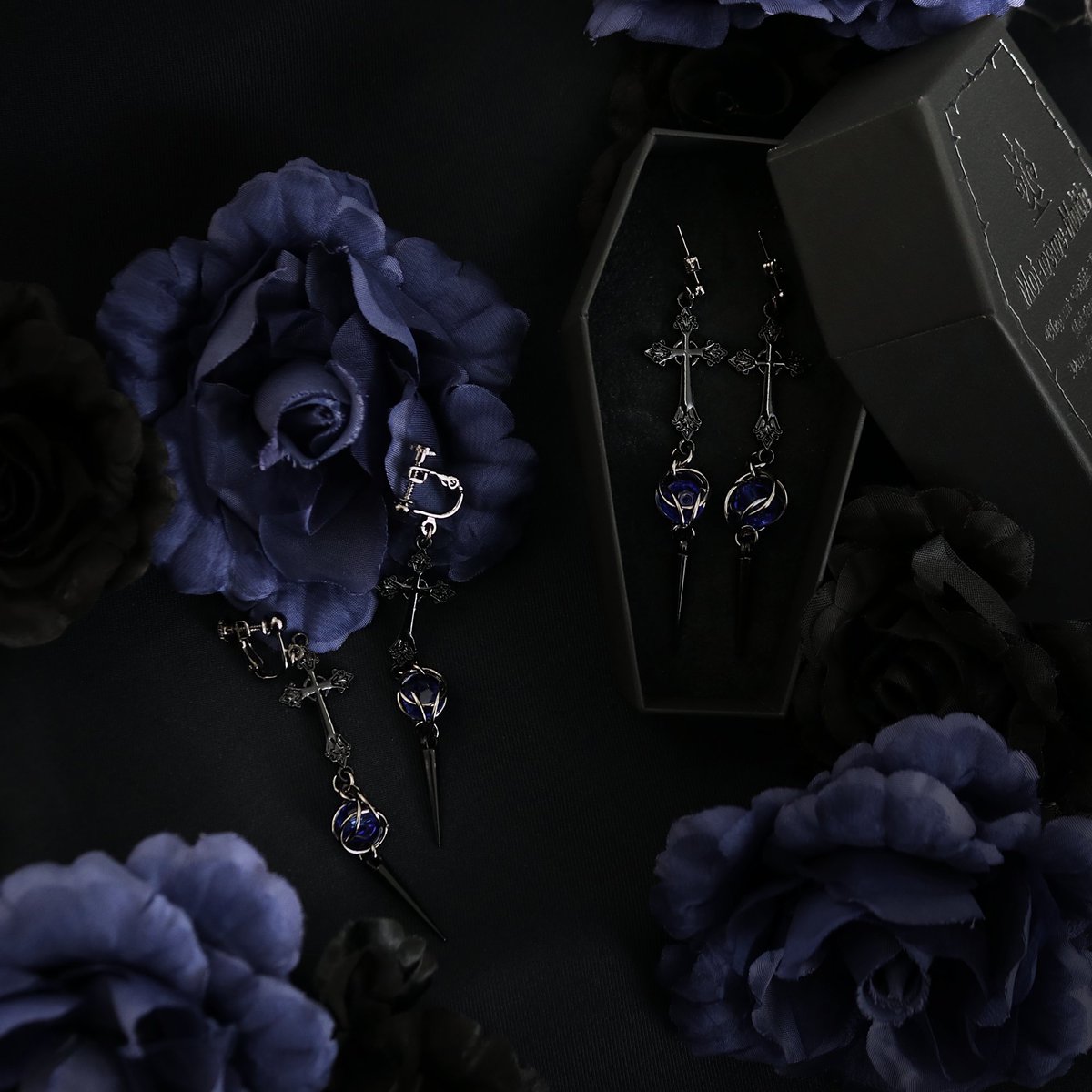 Moitie ローズクロスピアス Tiny Motif】K10ダイヤモンドクロスピアス（0.02ct）｜ピアス