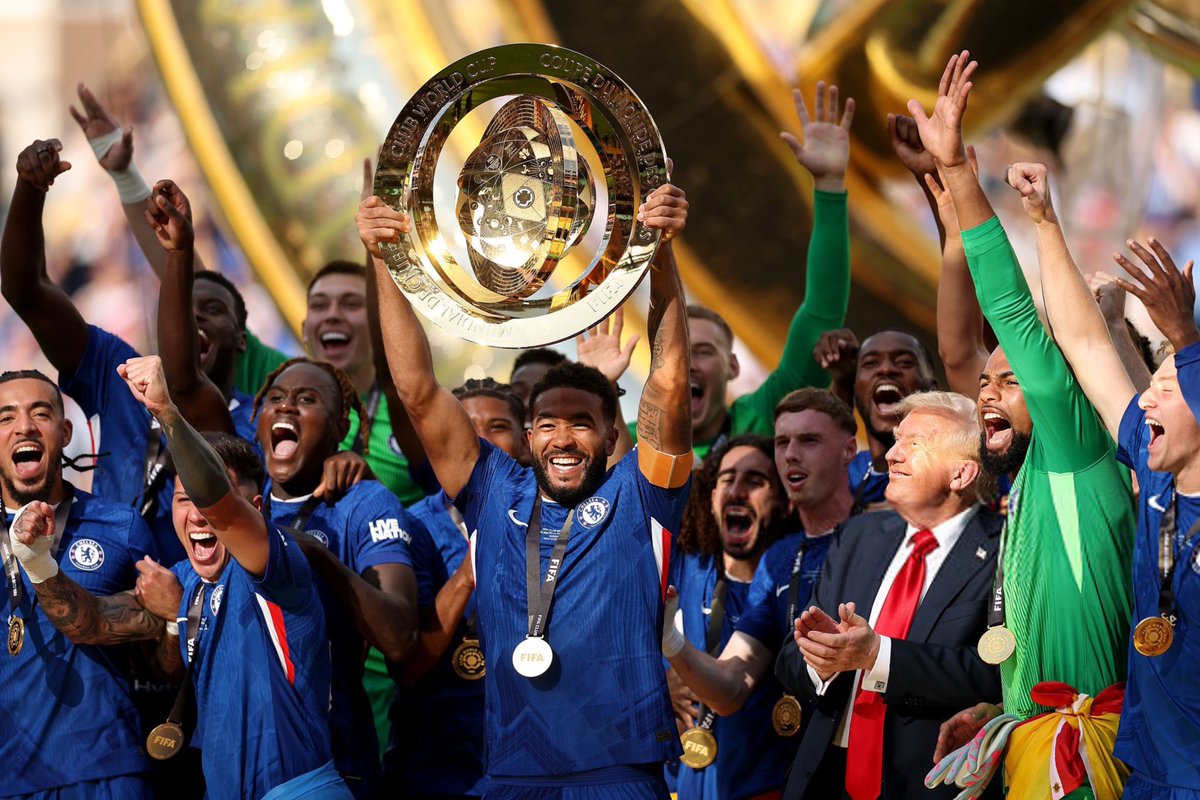 The first morning as your first and only World Champions.

Chelsea Football Club. Ruler of the world