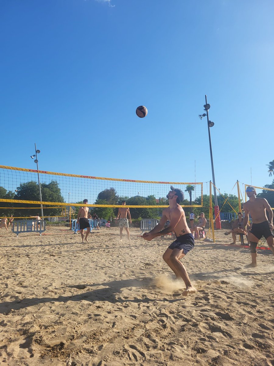 Després de tres dies del millor voleibol sorra al Parc de Valldaura, amb 500 participants i equips vinguts de tot Catalunya, avui hem lliurat els premis als guanyadors.