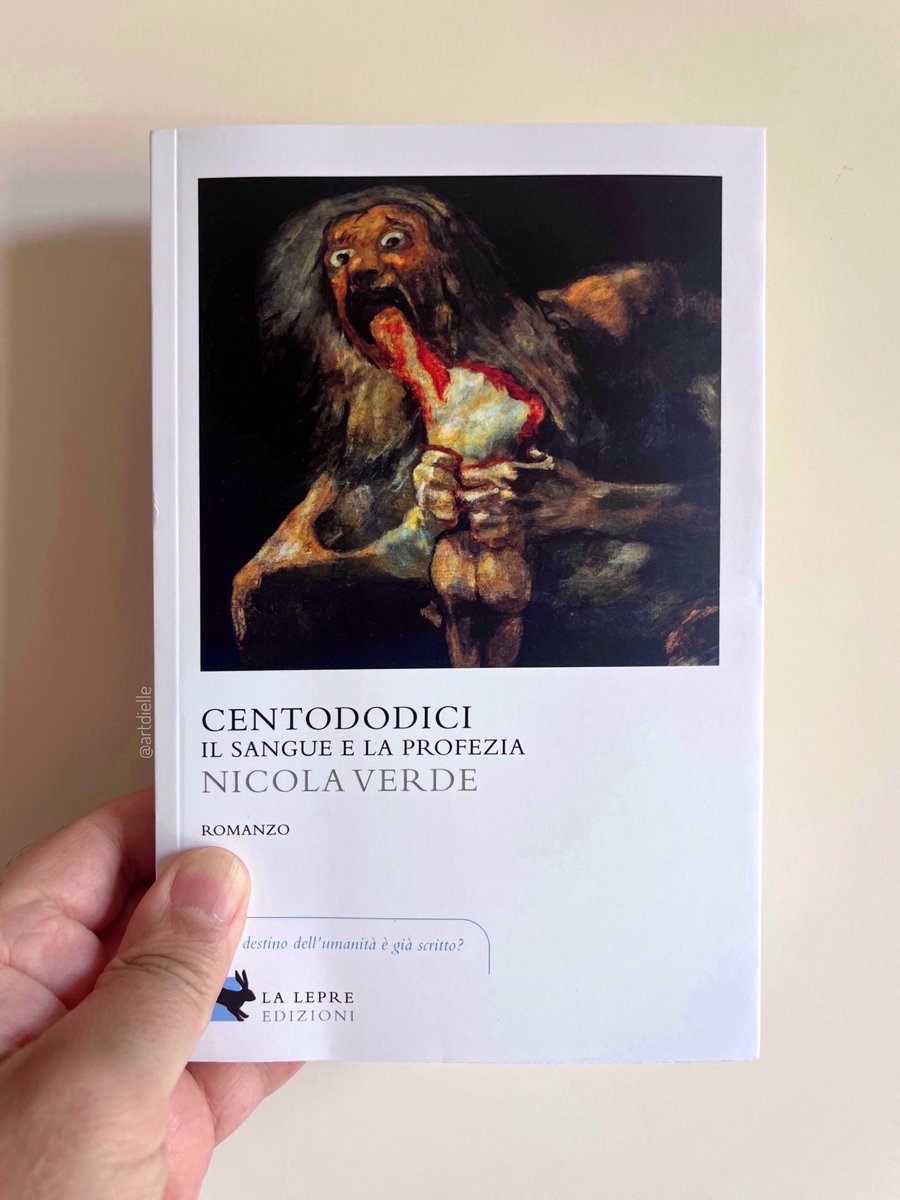 "Centododici. Il sangue e la profezia" di Nicola Verde #LaLepreEdizioni è thriller avvincente che ti trascinerà nelle strade di Roma, anno 2012! Lo scienziato Ludovico Frangipane sta per svelare una scoperta rivoluzionaria sul DNA umano, ma un oscuro destino lo ferma. Il