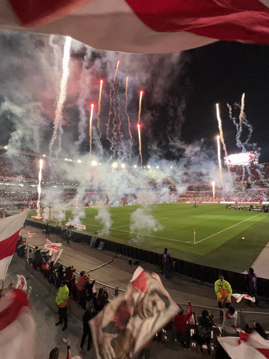 martumba_carp's tweet photo. Mi único amor verdadero sos vos, River Plate 🐔❤️ https://t.co/BdfUdF4qWE