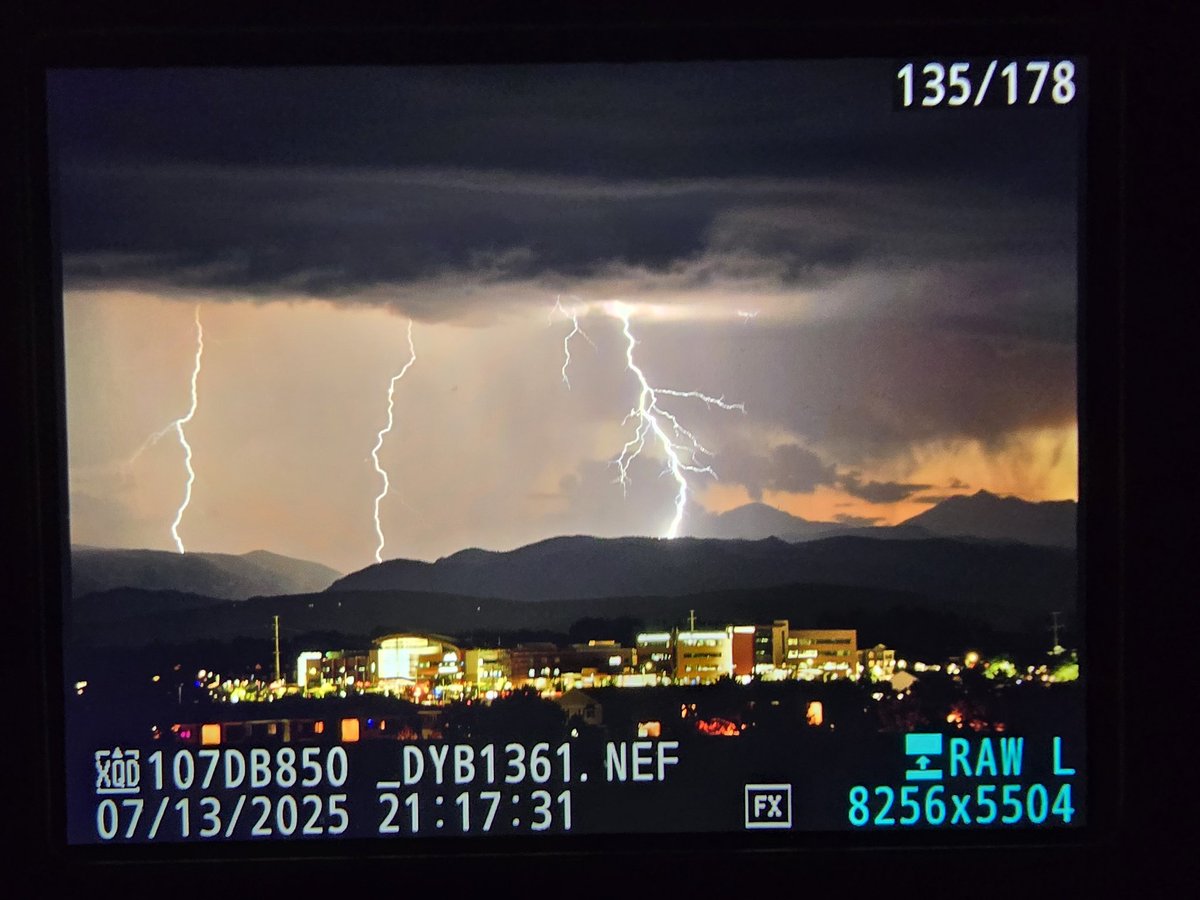ColoradoWXNut's tweet image. MONSOOOON! Longmont Colorado Lighting it up!!!
#cowx #Colorado @NWSBoulder