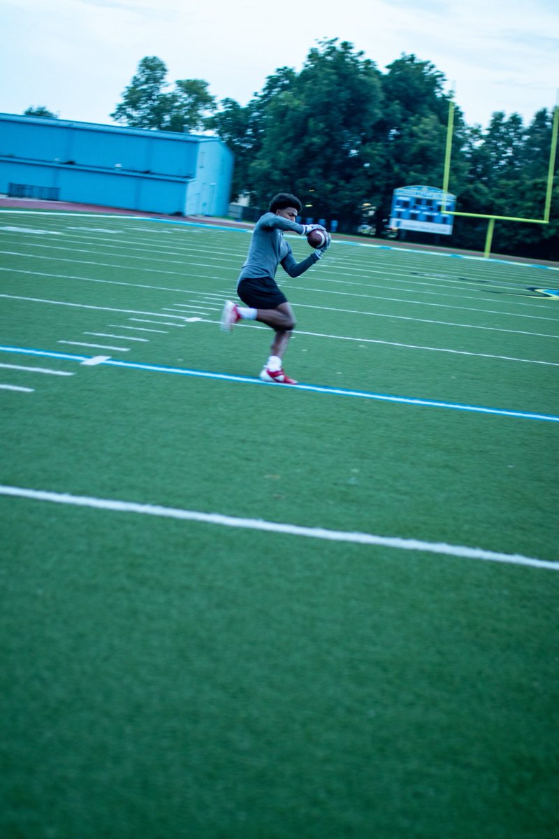J_JacobsFord26's tweet image. Grind don’t stop Go Owls 👐🏽🦉 #WE #FLIGHTCLUB26 #AGTG