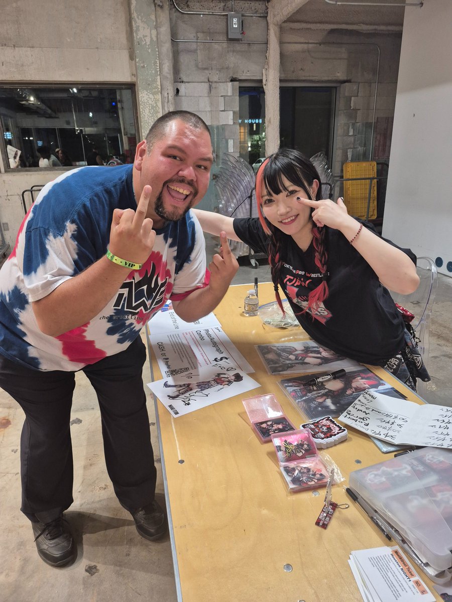 TWEERICP's tweet image. WHO'S THE CUTEST IN THE WORLD? ITOH-CHAN!!!
WHO'S THE MOST HANDSOME WRESTLING ENTHUSIAST IN THE WORLD? ERIC-SAN!!!!!
Thank You Maki!
@maki_itoh