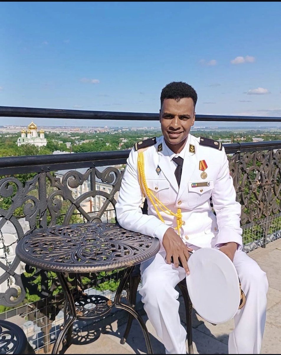 Eth_intell's tweet photo. Ethiopian student Biniam Yohannes earns gold medal for academic excellence in Nuclear, Biological, and Chemical Engineering at St. Petersburg University. #EthiopiaProud #Physics #Engineering https://t.co/mmgpONfScR