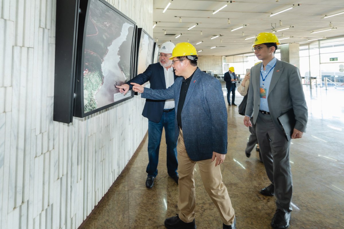 chia_lung's tweet image. The Itaipu binational , the world’s third-largest, powers Paraguay with abundant clean energy. It will play a key role in Taiwan-Paraguay cooperation by supplying green electricity to future Taiwanese-invested factories at the #Taiwan -#Paraguay Smart Technology Park.…
