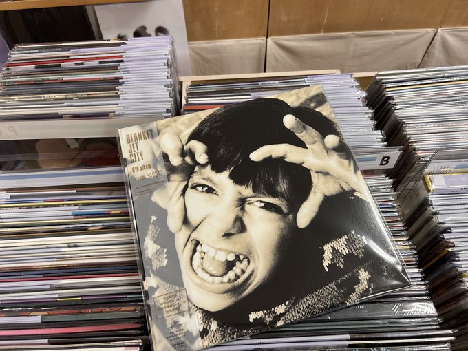 BLANKEY JET CITYは2ndの"BANG!”以外のアナログは今全部あります！！
"BANG!"は廃盤です！！
flakerecords.com/search.php?pag…