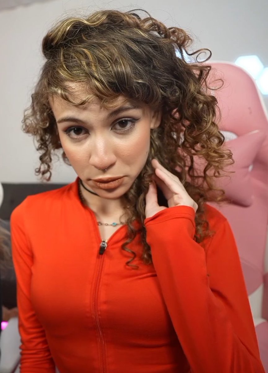 ari (@arilovesalo) on Twitter photo 