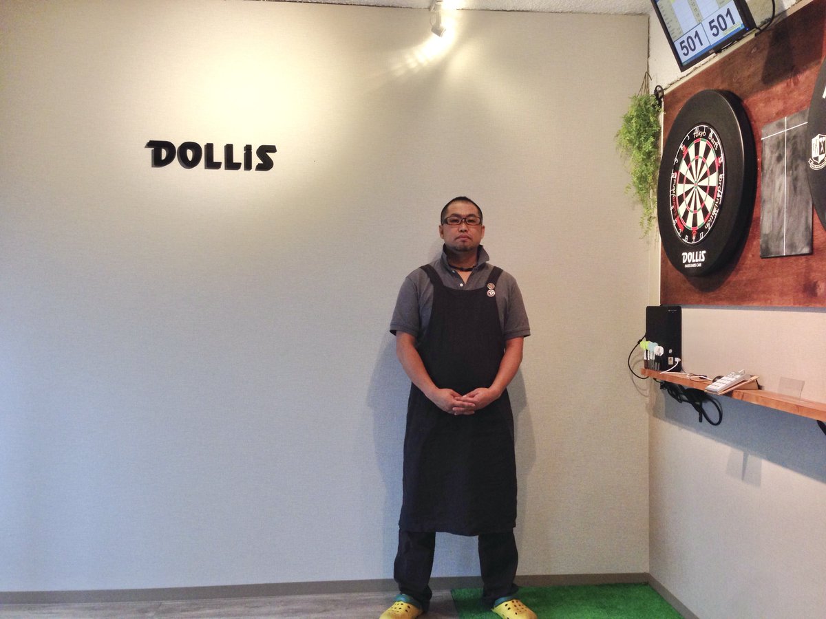 dollyfunklove's tweet photo. 昼間からスティールダーツが投げられる店をやりたい。当時はスティールなんてマイナー中のマイナーでした。ソフトダーツがない昼間メインのダーツ店なんて無謀と誰もが思った。でも自分はファーストペンギンでありたかった。11年前の自分に「よく飛び込んだな」と褒めてあげたい。そしてみんなに感謝✨ https://t.co/ZWg18Fp2Fn