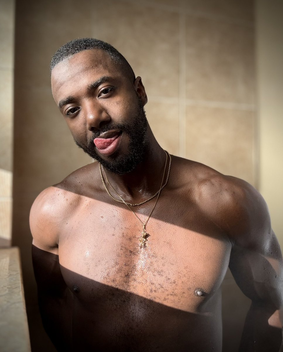 the_hugging_monster (@freeze1118) on Twitter photo 