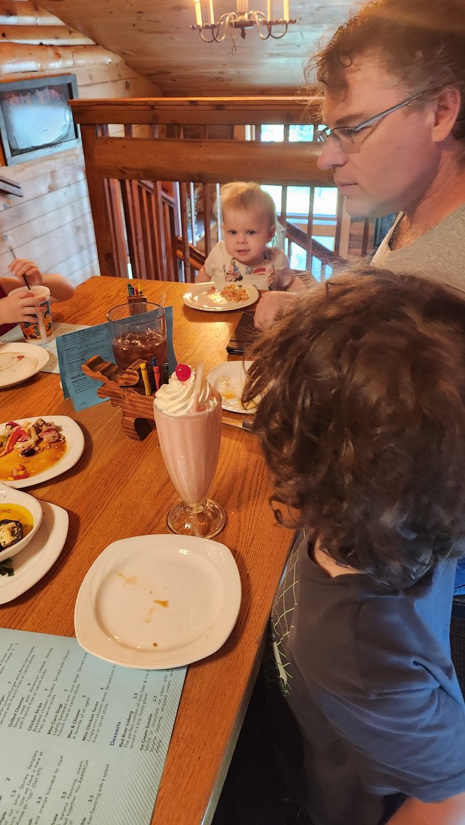 LoveLipids's tweet image. Cat's 27th birthday dinner at the Blue Moose over on Eastside.