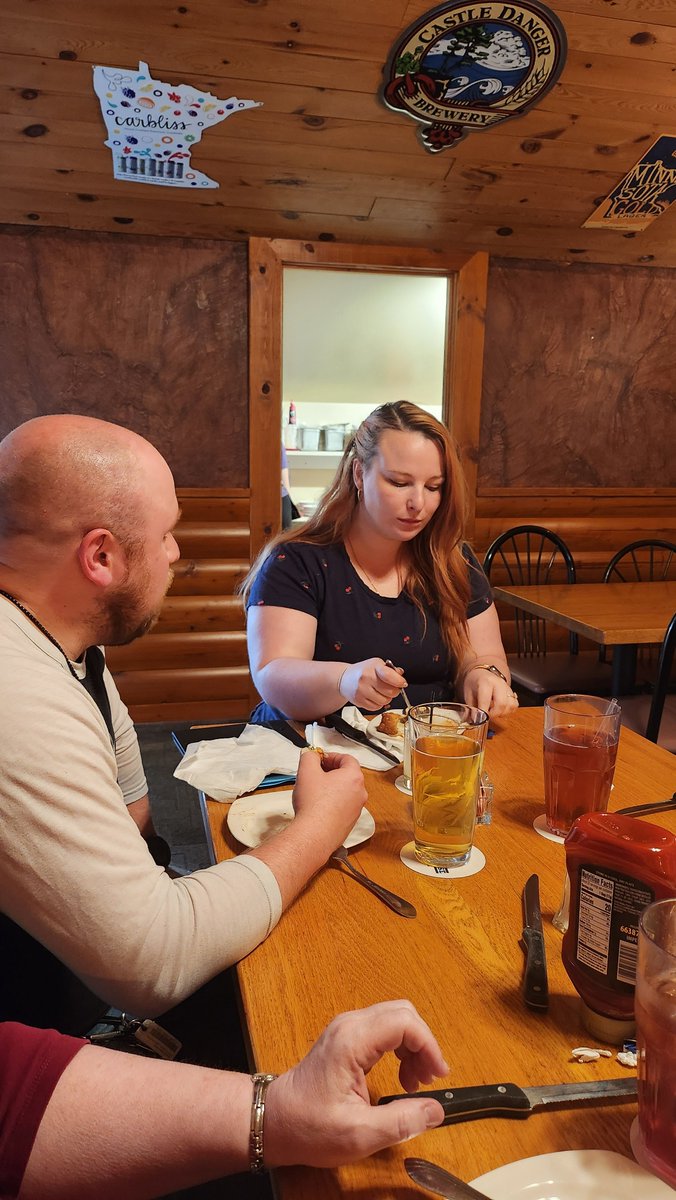 LoveLipids's tweet image. Cat's 27th birthday dinner at the Blue Moose over on Eastside.