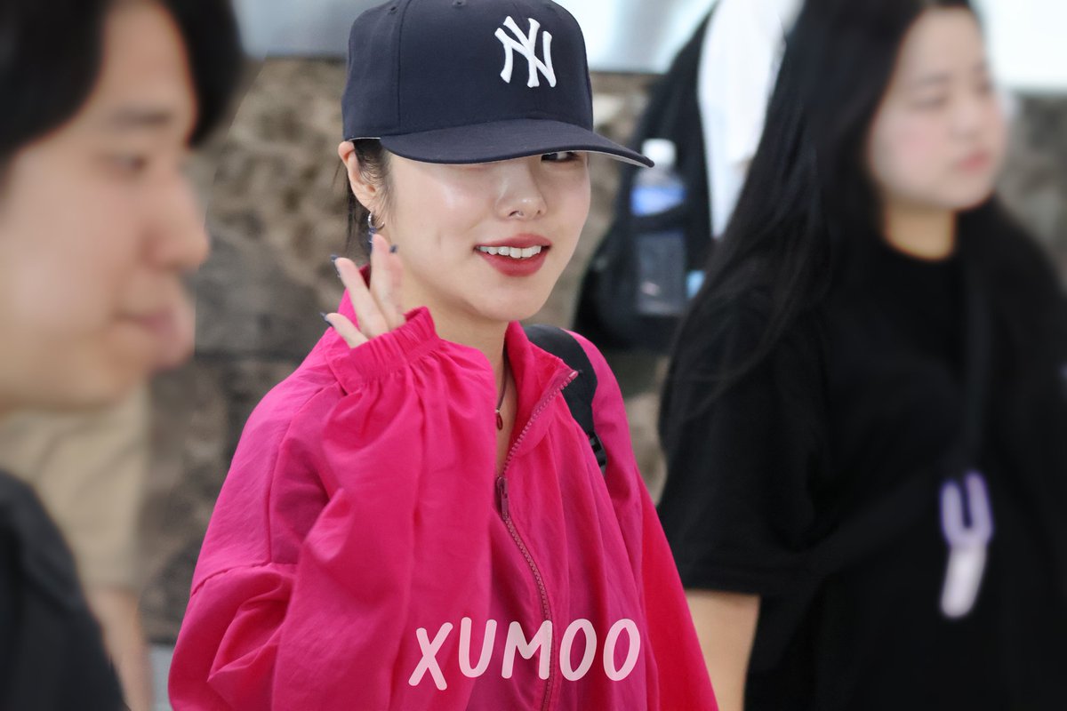 Xumoo0619's tweet photo. 250704
ICN➡️KHH
#마마무 #MAMAMOO
 #휘인  #Wheein https://t.co/tb3Ng0atsi