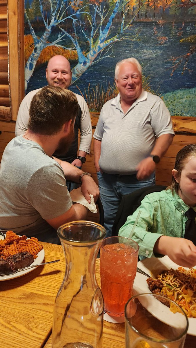 LoveLipids's tweet image. And her future in-laws stopped by as well. Dessert was great.
