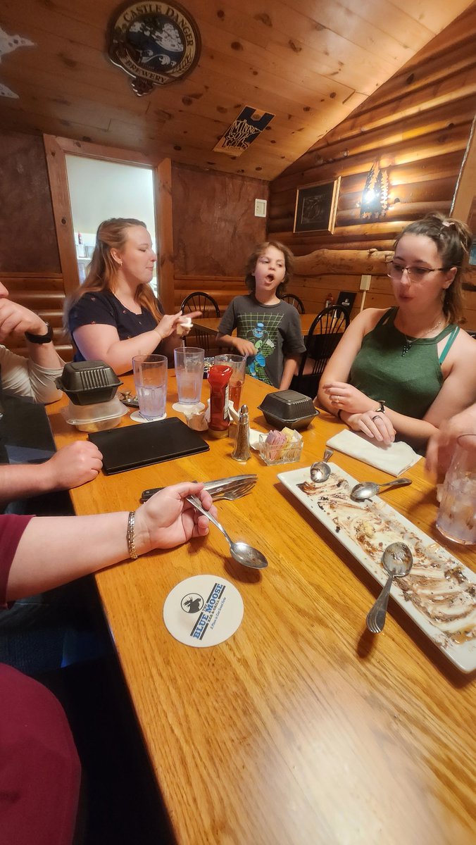 LoveLipids's tweet image. And her future in-laws stopped by as well. Dessert was great.