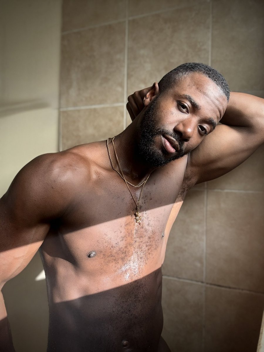 the_hugging_monster (@freeze1118) on Twitter photo 