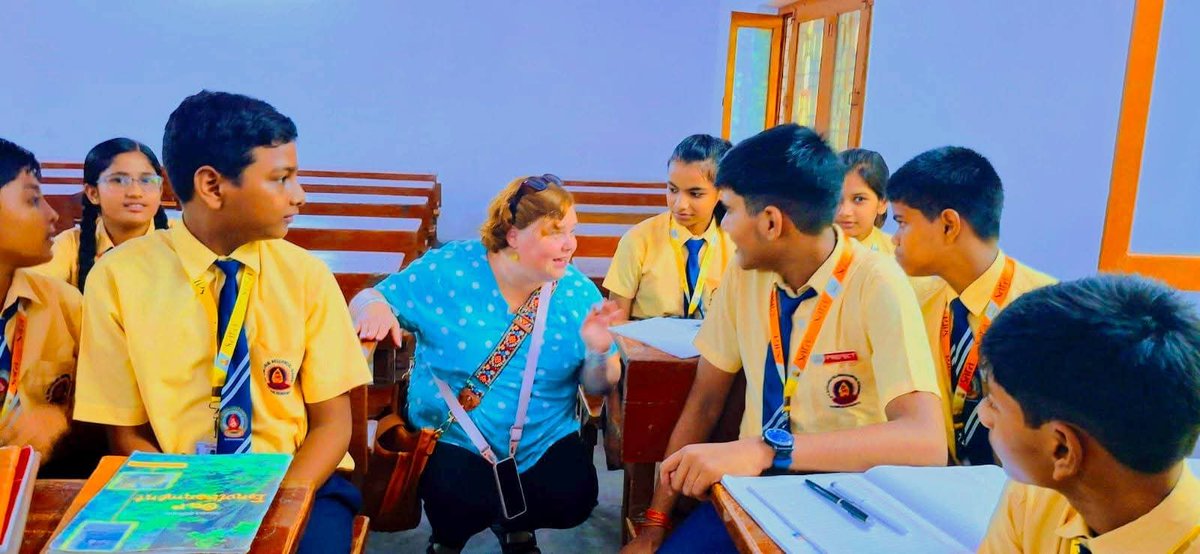 SARA hosted 7 Fulbrighters for Brushstrokes Across Borders, an inspiring art workshop led by BHU professors and US artist Jamie—celebrating art as a language of peace and unity.
#Fulbright2025 #ArtForPeace #GlobalEducation #FirstEver